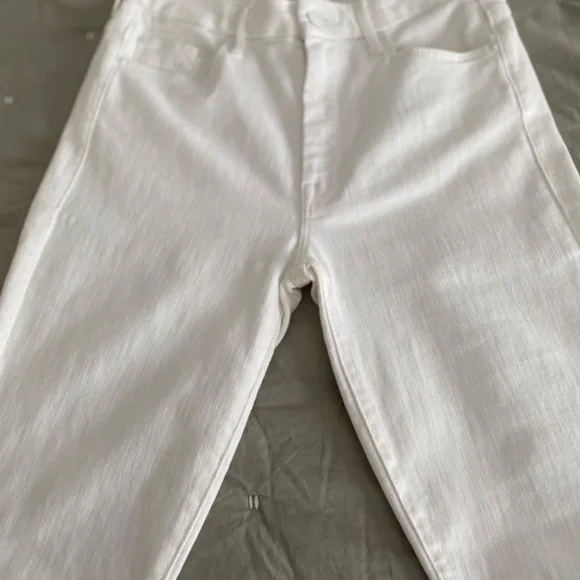 MOTHER High Waisted Looker Ankle White Denim Jeans (26)